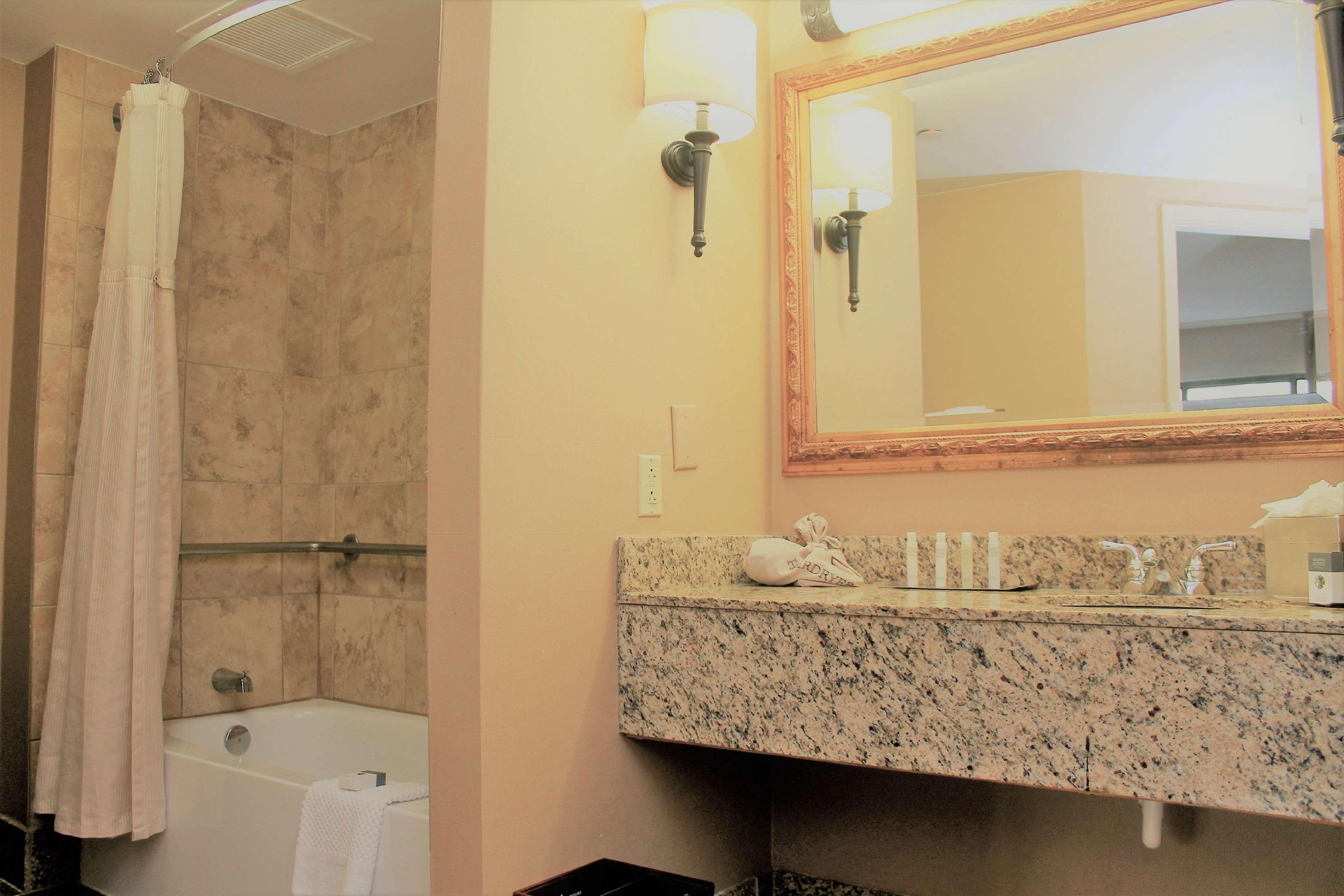Hotel Doubletree By Hilton Dayton/miamisburg 3*