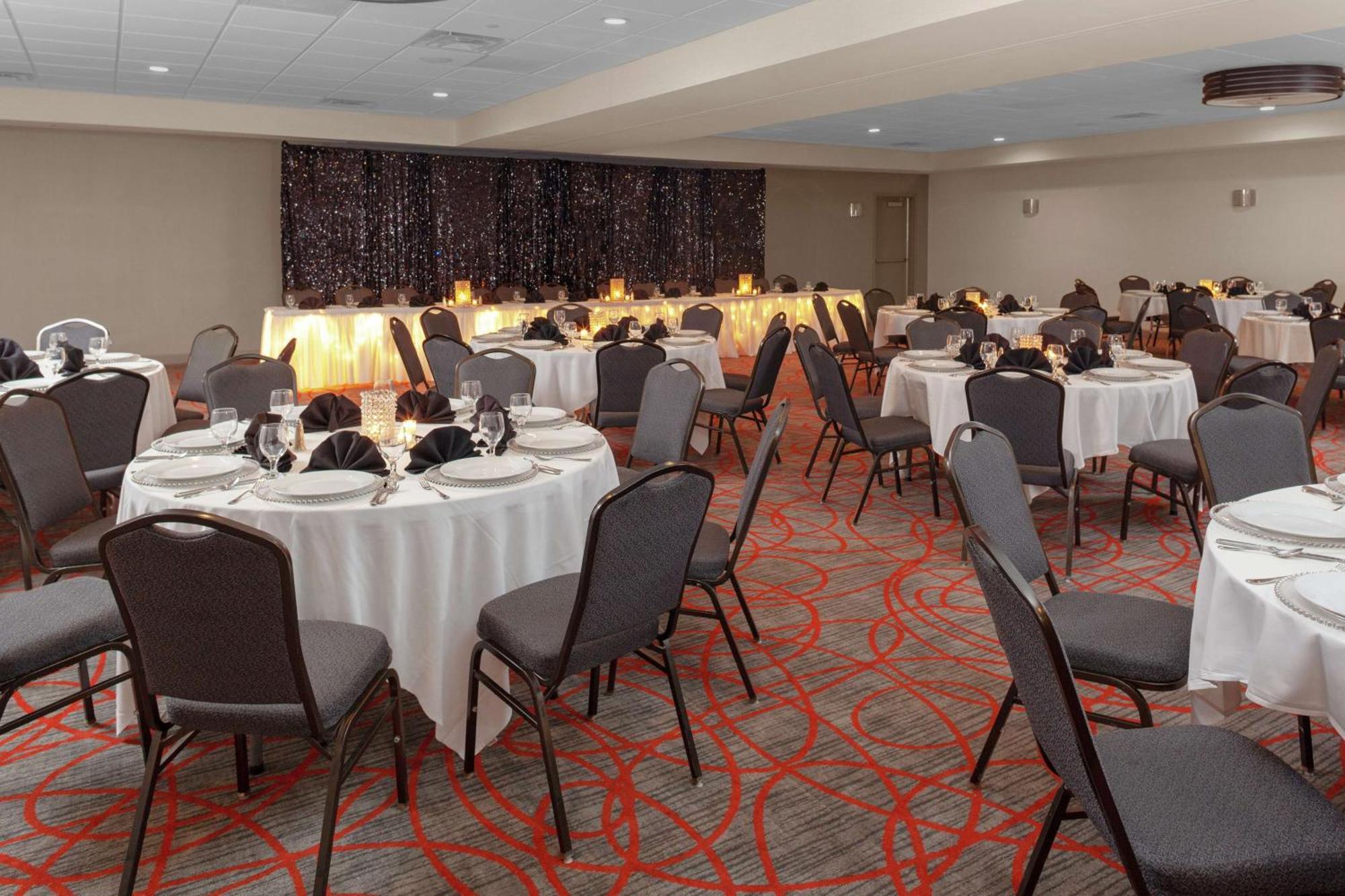 Doubletree By Hilton Dayton/miamisburg 3*